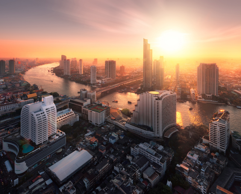 Go on a trip along the Chao Phraya River, chill out, enjoy the view of the temples, cafes and riverside food.
